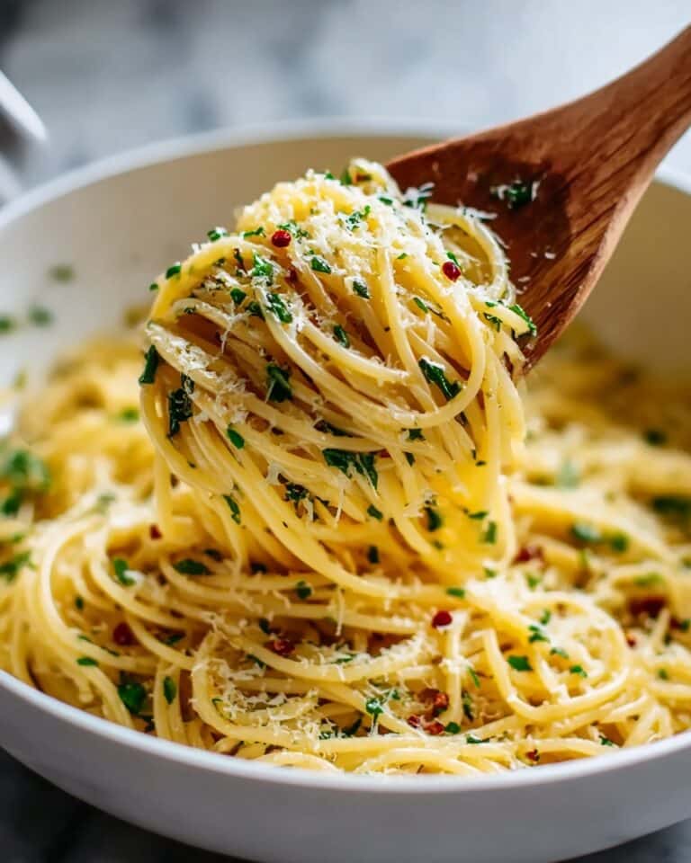 Italian Pasta with Garlic Olive Oil Sauce Recipe